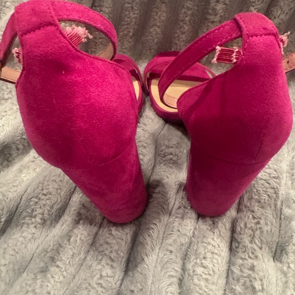 Women’s YNot Strappy Shoe with Block Heels Size 10 - Picture 3 of 5